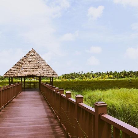 Calyx Grand Fuvahmulah Hotel Exterior photo