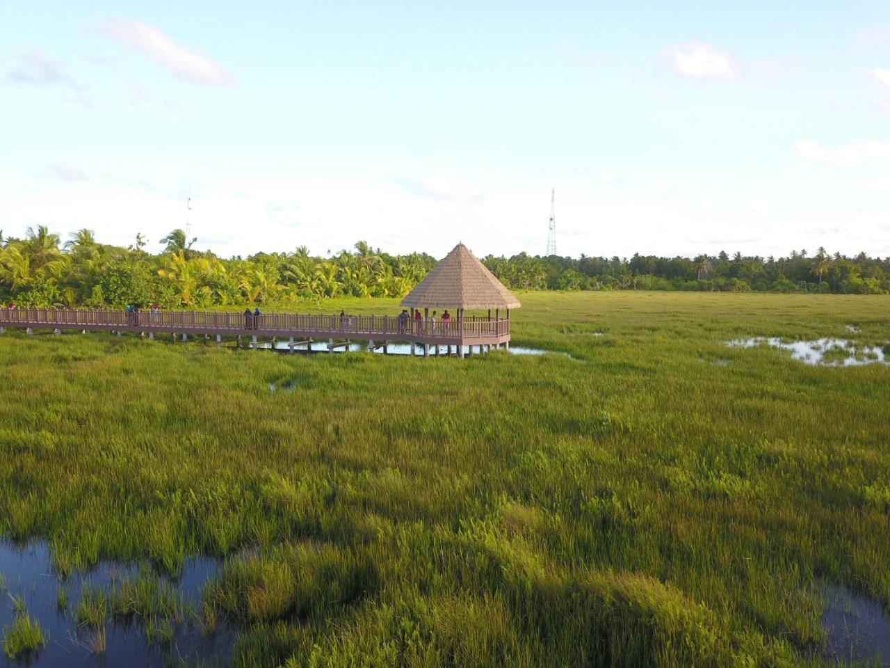 Calyx Grand Fuvahmulah Hotel Exterior photo